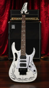 Guitar-002-main